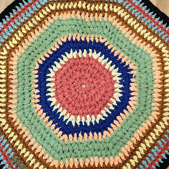 Cottagecore Handmade octogone Rug - Picture 2 of 3